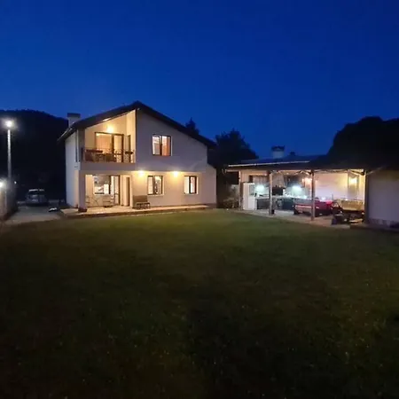 двете къщи в планината *