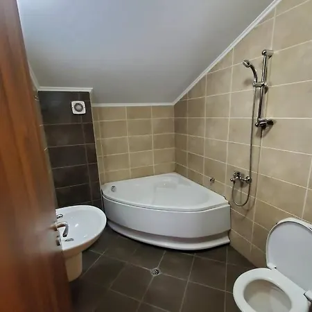 двете къщи в планината Nyaraló Beli Oszam