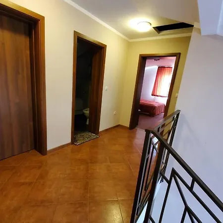 двете къщи в планината