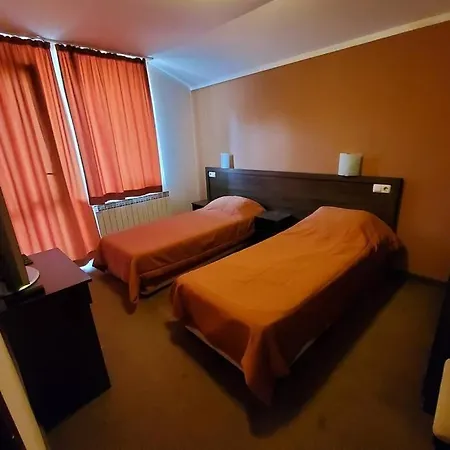 двете къщи в планината Beli Osŭm