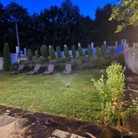 двете къщи в планината Feriehus *