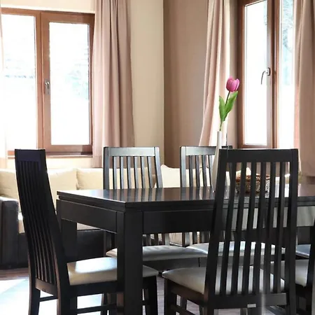 Nyaraló двете къщи в планината Beli Oszam