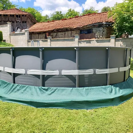 Feriehus двете къщи в планината Beli Osŭm