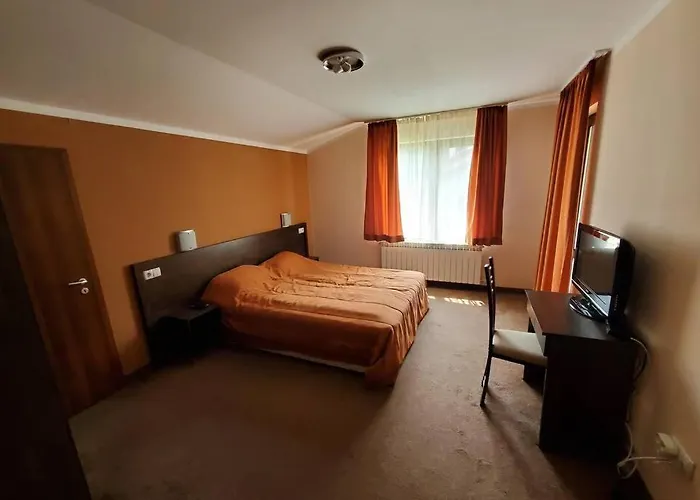 двете къщи в планината Ваканционна къща Бели Осъм