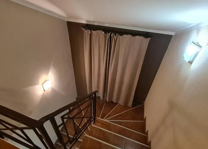 двете къщи в планината Бели Осъм