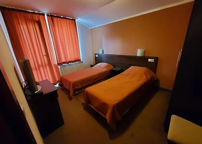 двете къщи в планината Бели Осъм