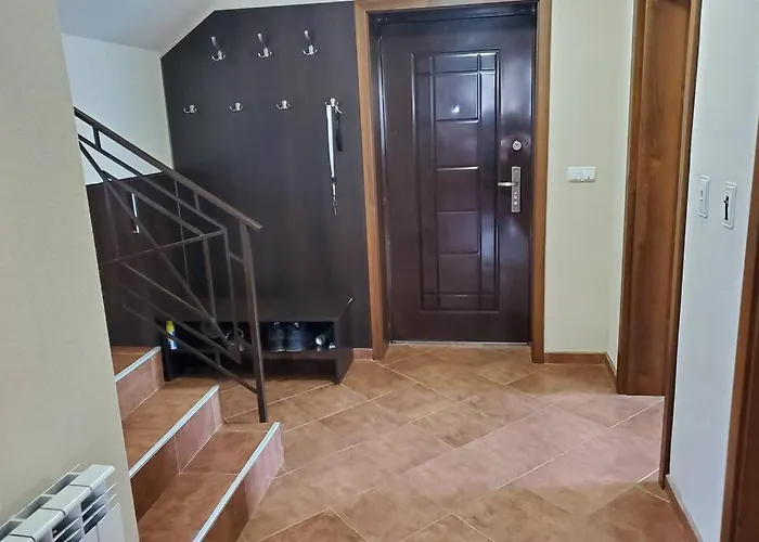 двете къщи в планината Beli Osŭm