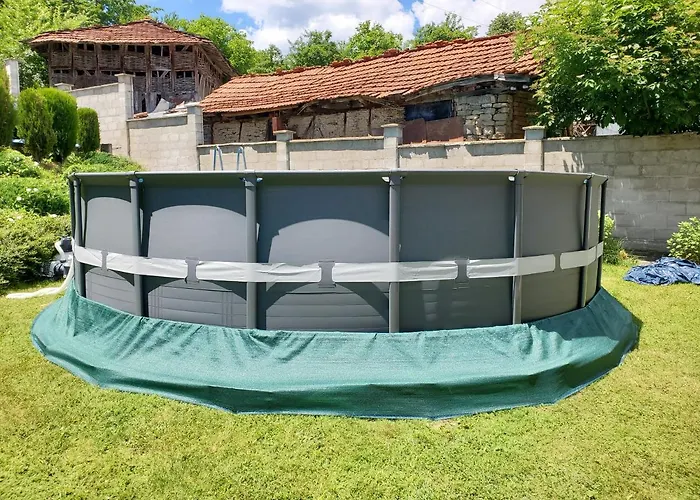 Ваканционна къща двете къщи в планината Бели Осъм